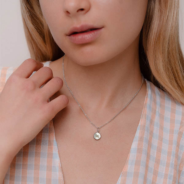 collana regolabile argento catena sottile ciondolo bottoncino madreperla bianca made in italy