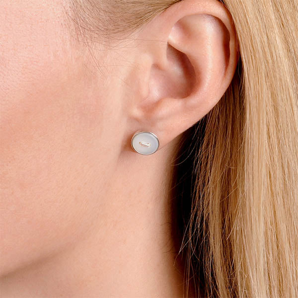 piccoli orecchini lobo argento bottoncini madreperla bianca made in italy