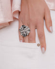 grande anello argento increspature fatto a mano italia